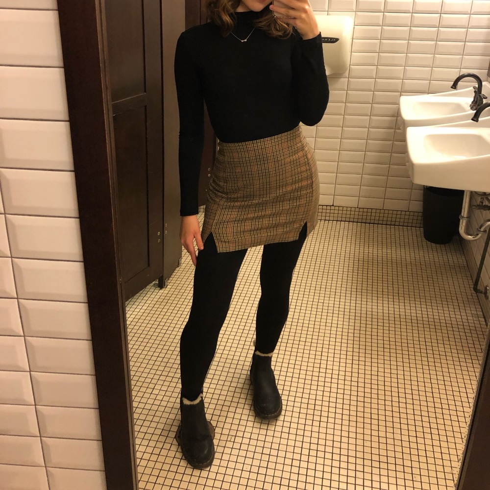 brandy melville mini plaid skirt